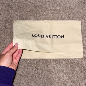 Authentic Louis Vuitton pouch bag wrap 🤎